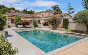 3 Bedroom Stunning Home In Rochefort